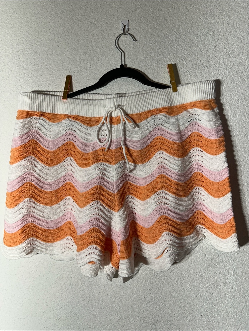 Wavy Knit Drawstring Bermuda Shorts — White, Orange & Pink